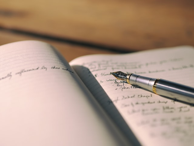 How to Compare Themes in Literature Assignment?